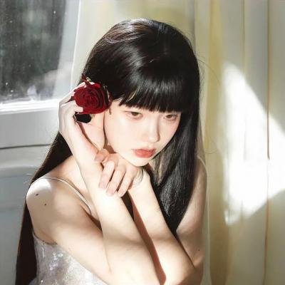 笼中女